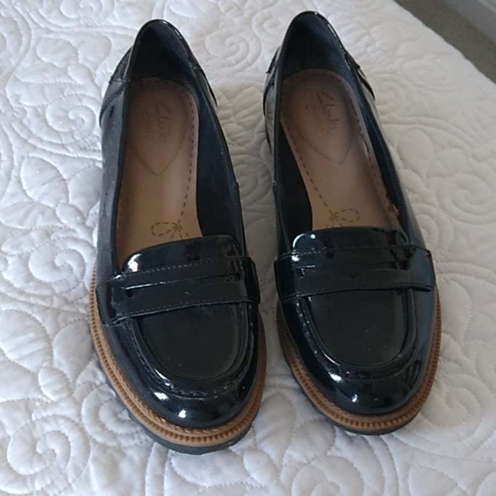Clark's black patent leather shoes size 8